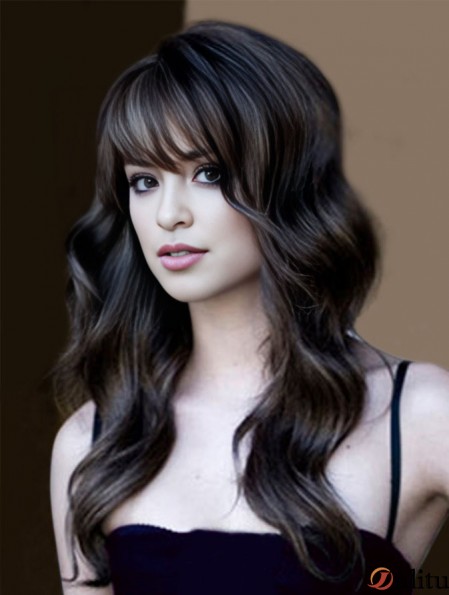 Cheveux synthétiques noirs avec une frange longue style ondulé