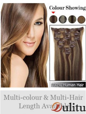 Belle pince à cheveux remy droite brune dans les extensions de cheveux